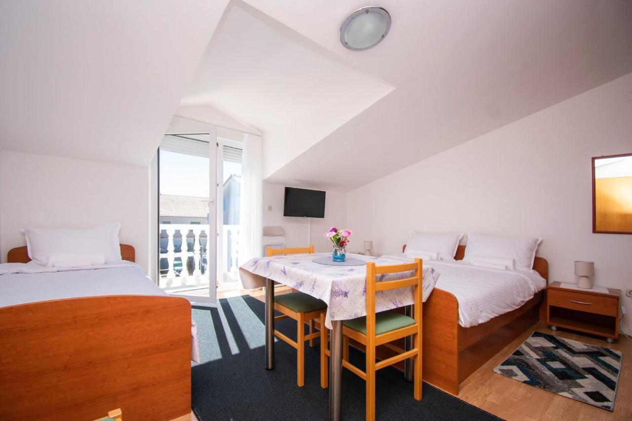 Family Holiday Apartments Lucia 보디체 외부 사진