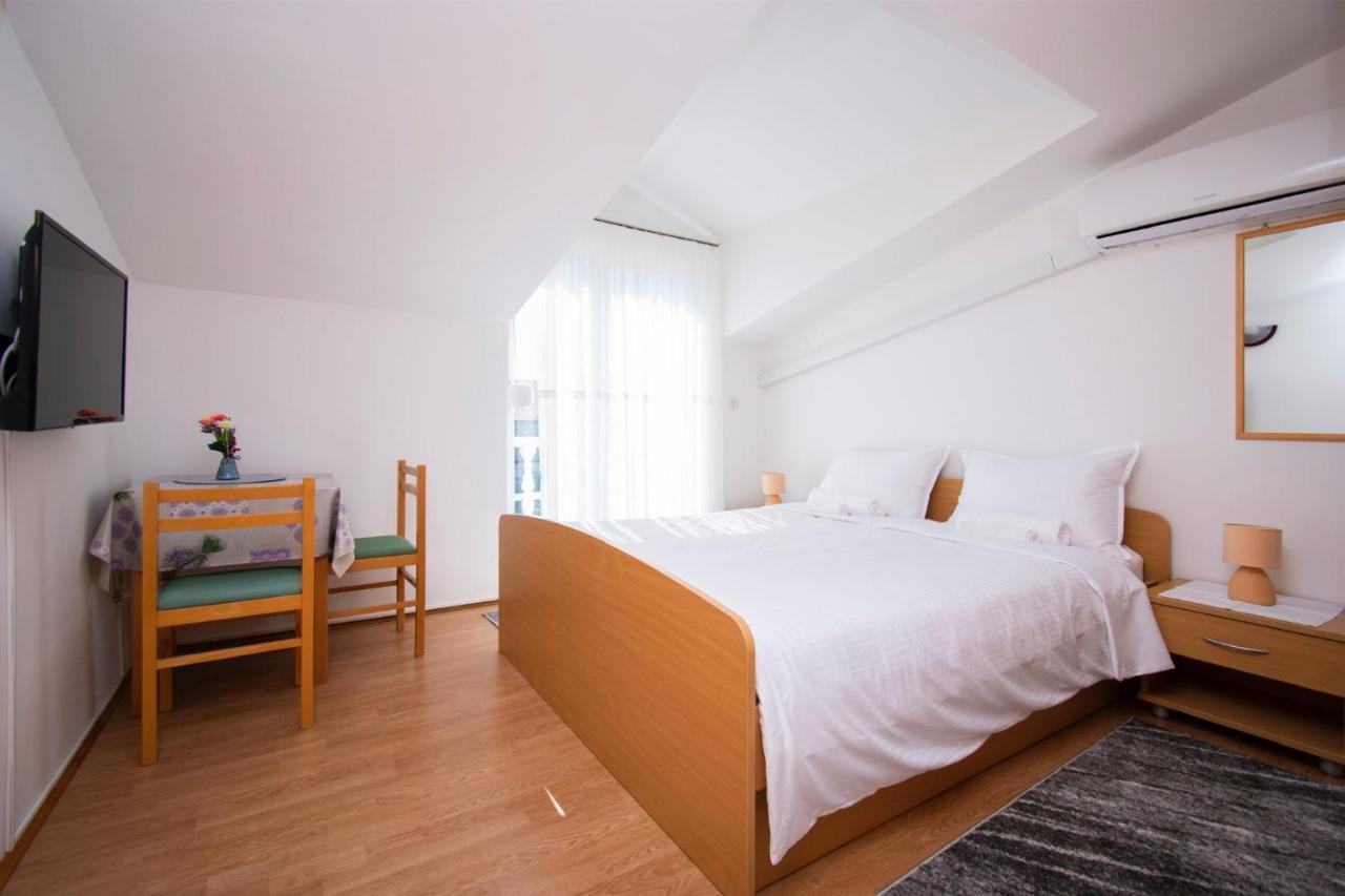 Family Holiday Apartments Lucia 보디체 외부 사진